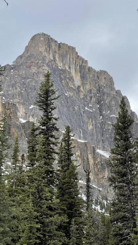 Castel Mountain | Parc National de Banff | Alberta | Canada | Road Trip | Le Monde de Chloé | Randonnée | Voyage Aventure