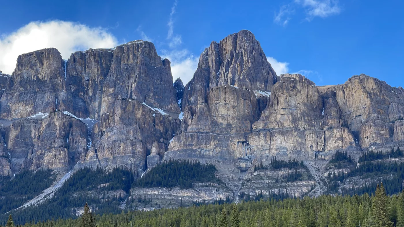 Castel Mountain | Parc National de Banff | Alberta | Canada | Road Trip | Le Monde de Chloé | Randonnée | Voyage Aventure