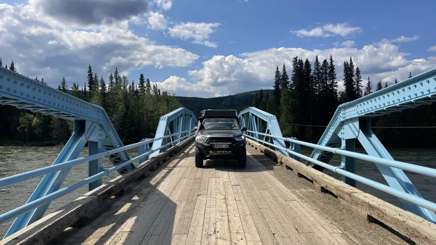 Dawson City | Midnight Dôme | Soleil de minuit | Yukon | Canada | Trans Canada | Transcanadienne | Voyage Aventure | Le Monde de Chloé | Thinux 4x4 celulle aménagée