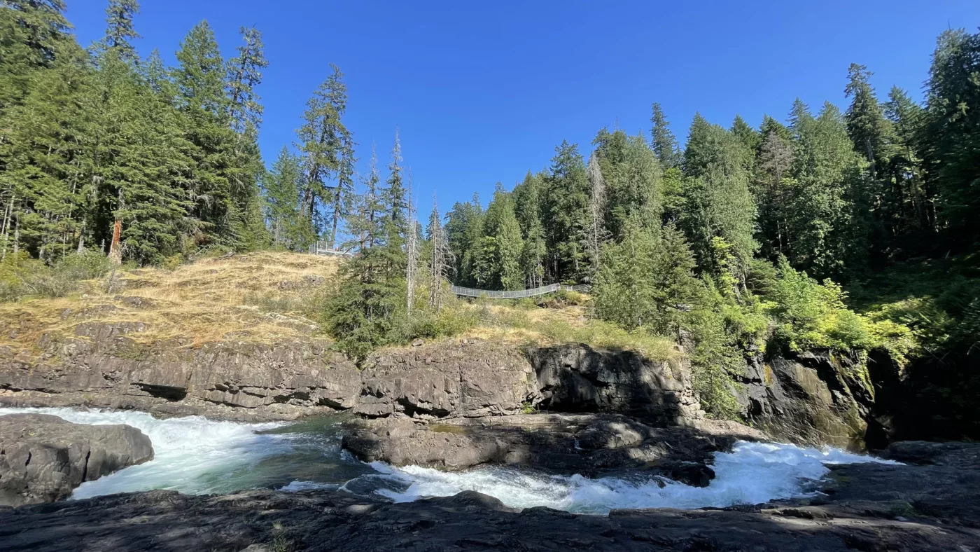 Le Monde de Chloé | Elk Falls | île de Vancouver | Colombie-Britannique | Canada | Cascade | Pont Suspendu