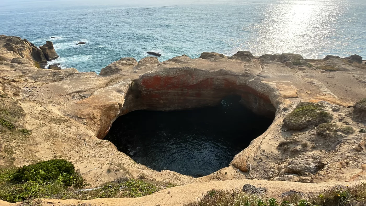 Le Monde de Chloé | | USA | Oregon | Océan Pacifique | Devils Punchbowl Arch