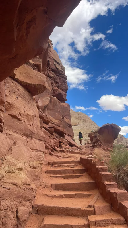 Le Monde de Chloé | Capitol Reef | The Castel | Pectols Pyramid | Navajo Dome | Hickman Natural Bridge | The Fluted Wall | Mummy Cliff | | Utah | Road Trip aux USA | Road Trip dans l'ouest américain