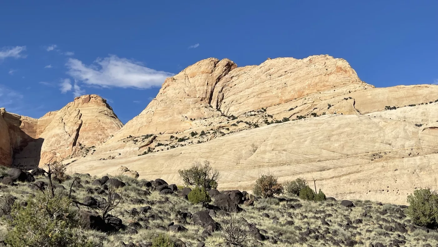 Le Monde de Chloé | Capitol Reef | The Castel | Pectols Pyramid | Navajo Dome | Hickman Natural Bridge | The Fluted Wall | Mummy Cliff | | Utah | Road Trip aux USA | Road Trip dans l'ouest américain