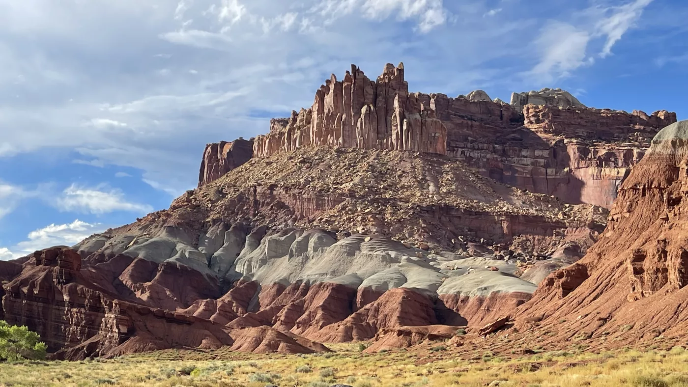 Le Monde de Chloé | Capitol Reef | The Castel | Pectols Pyramid | Navajo Dome | Hickman Natural Bridge | The Fluted Wall | Mummy Cliff | | Utah | Road Trip aux USA | Road Trip dans l'ouest américain