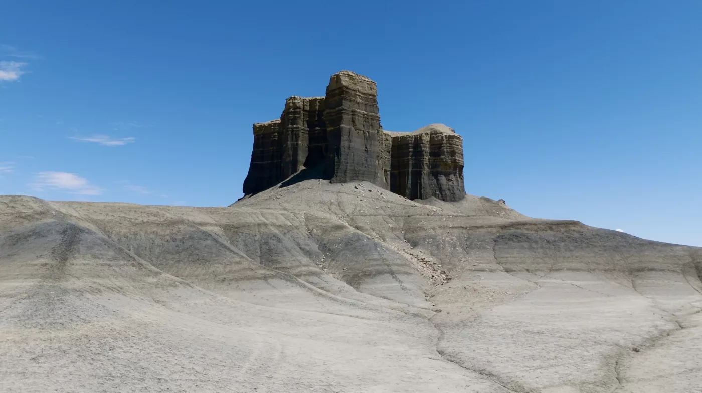 Le Monde de Chloé | Spire | Factory Butte | Utah | Road Trip aux USA | Road Trip dans l'ouest américain | Désert de l'Utah