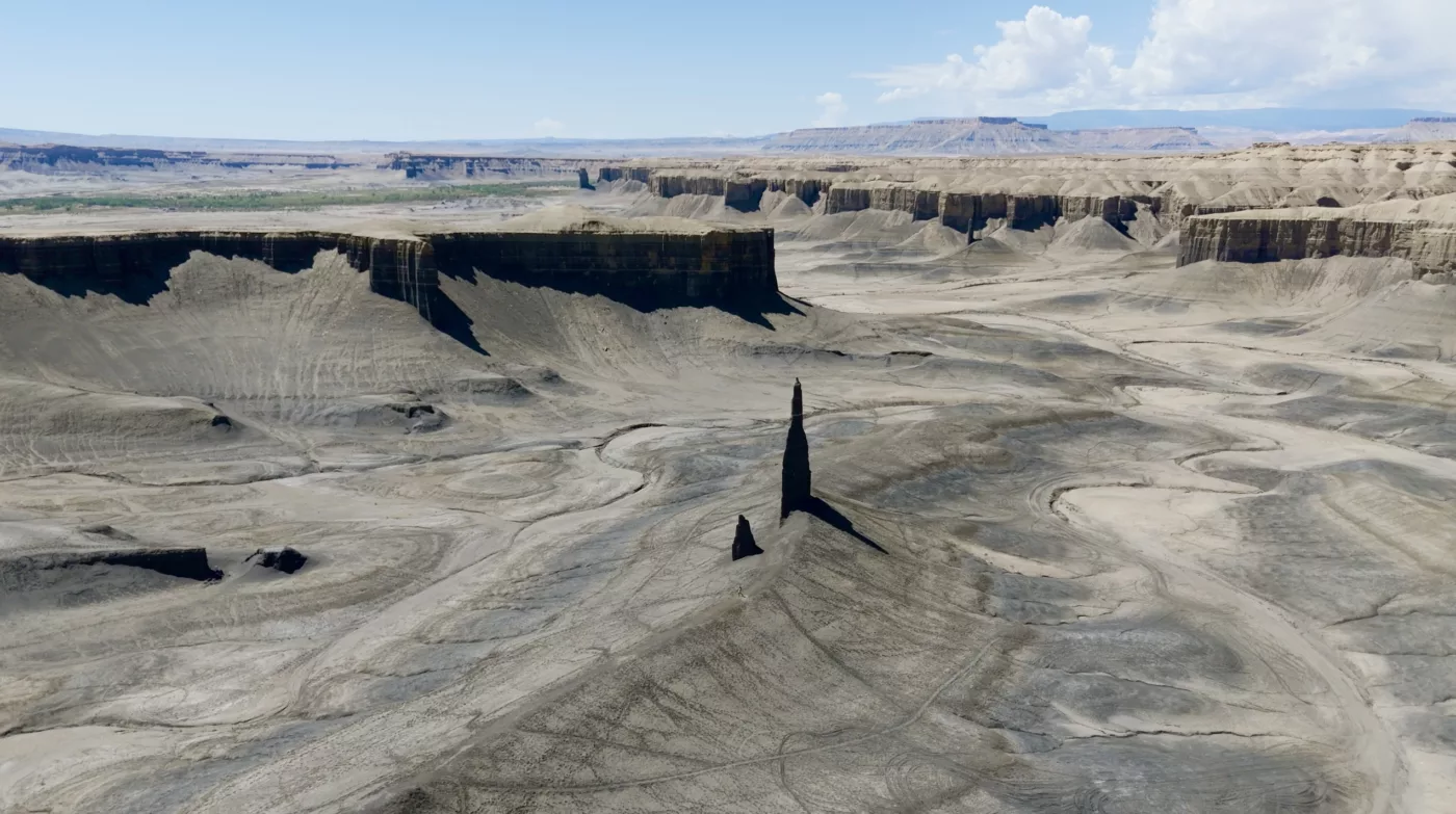 Le Monde de Chloé | Spire | Factory Butte | Utah | Road Trip aux USA | Road Trip dans l'ouest américain | Désert de l'Utah