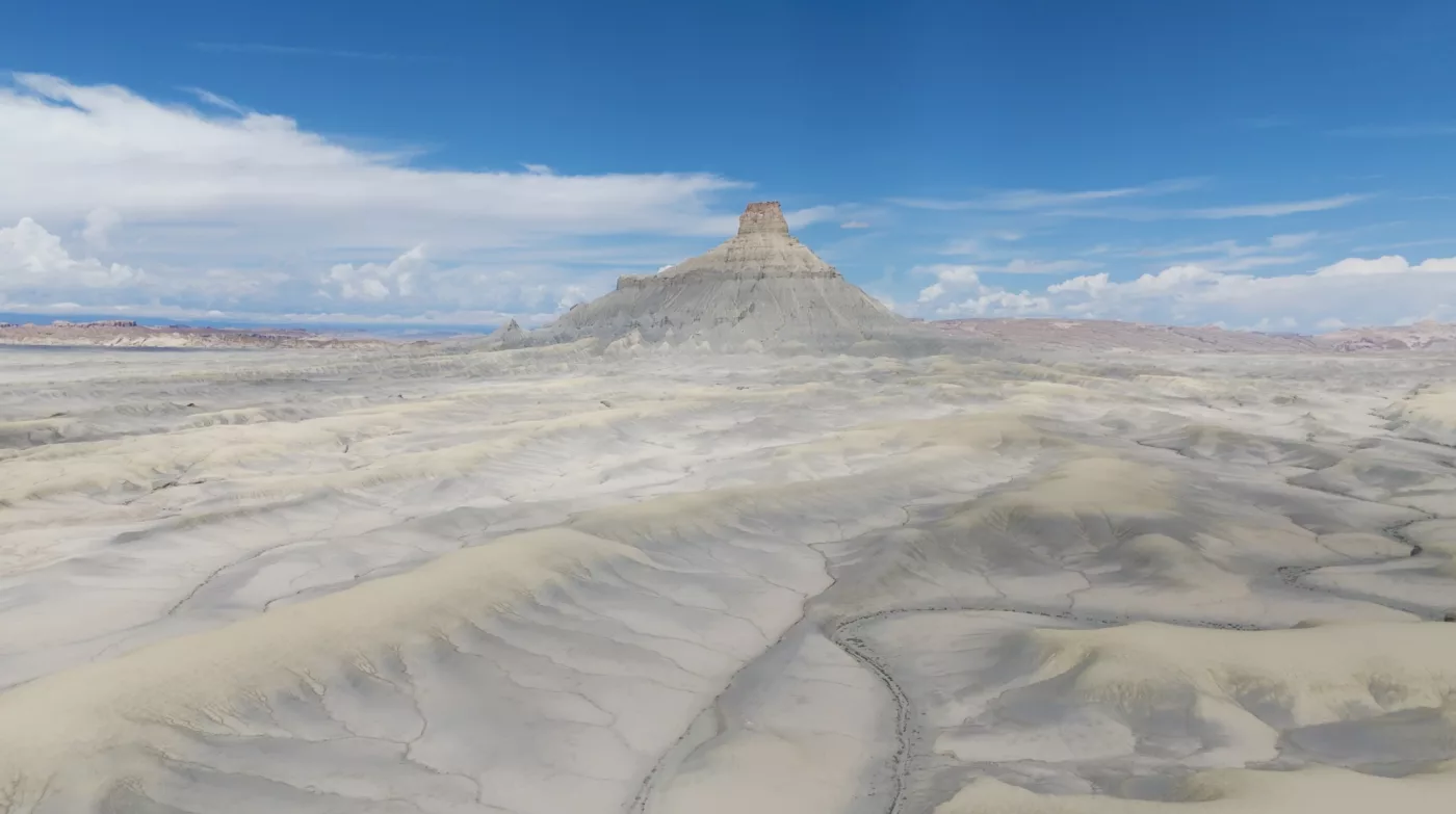 Le Monde de Chloé | Spire | Factory Butte | Utah | Road Trip aux USA | Road Trip dans l'ouest américain | Désert de l'Utah