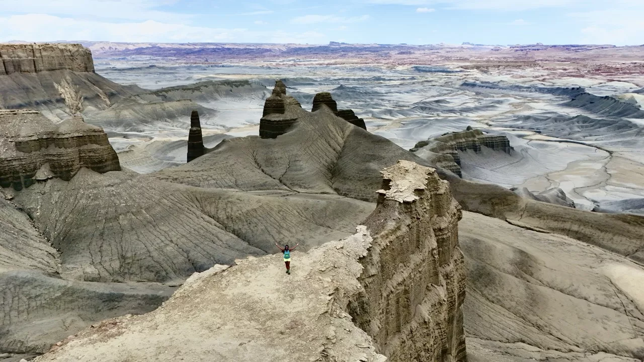 Le Monde de Chloé | Spire | Factory Butte | Utah | Road Trip aux USA | Road Trip dans l'ouest américain | Désert de l'Utah