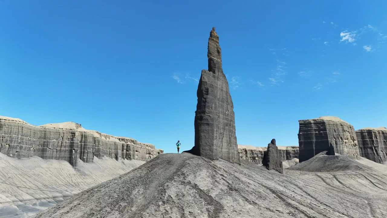 Le Monde de Chloé | Spire | Factory Butte | Utah | Road Trip aux USA | Road Trip dans l'ouest américain | Désert de l'Utah