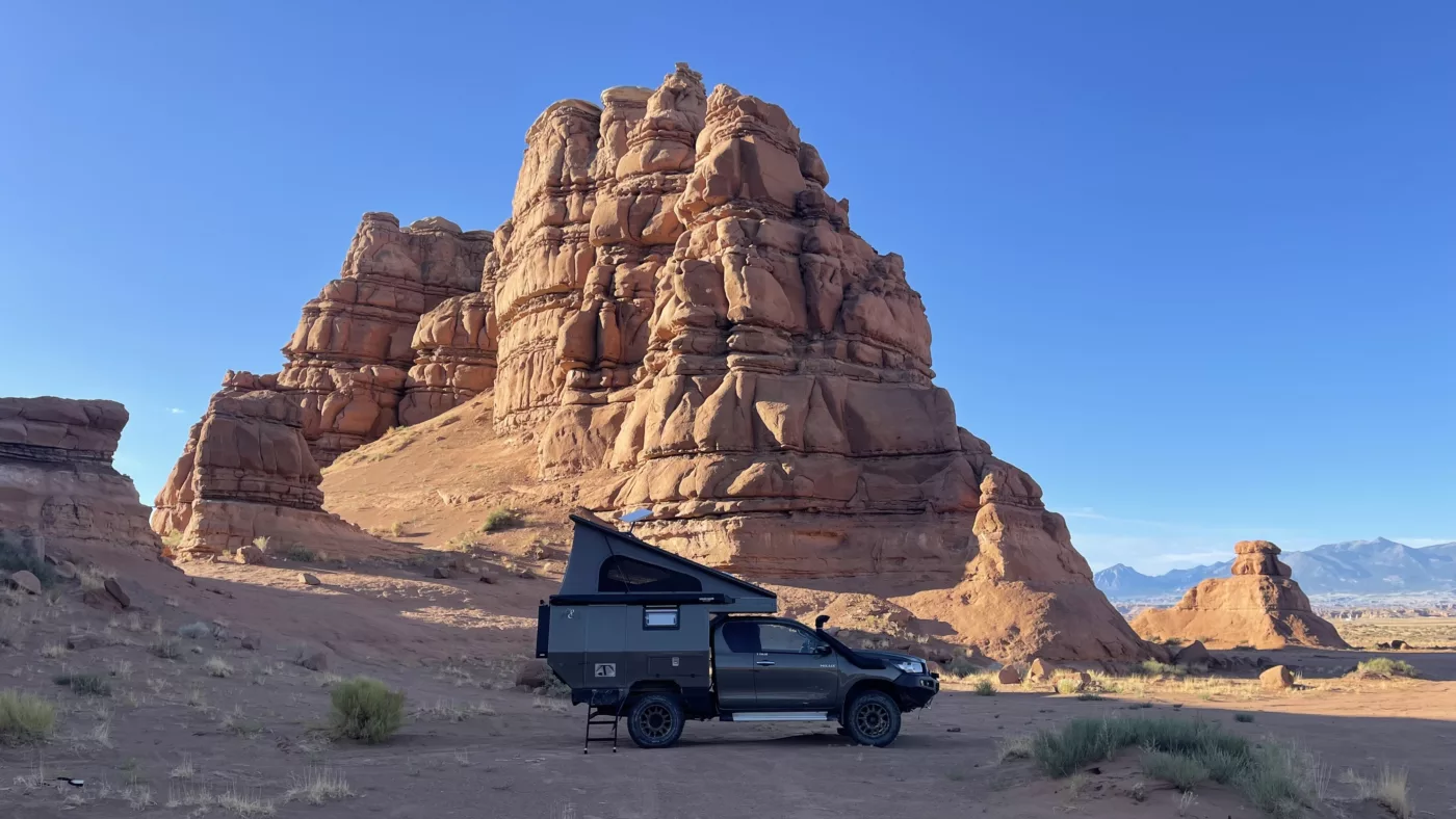 Le Monde de Chloé | Spire | Factory Butte | Utah | Road Trip aux USA | Road Trip dans l'ouest américain | Désert de l'Utah