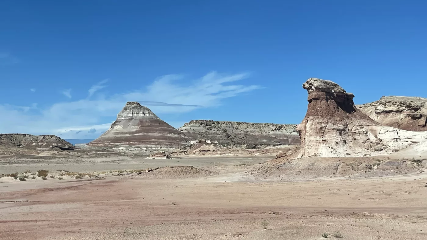 Le Monde de Chloé | Spire | Factory Butte | Utah | Road Trip aux USA | Road Trip dans l'ouest américain | Désert de l'Utah