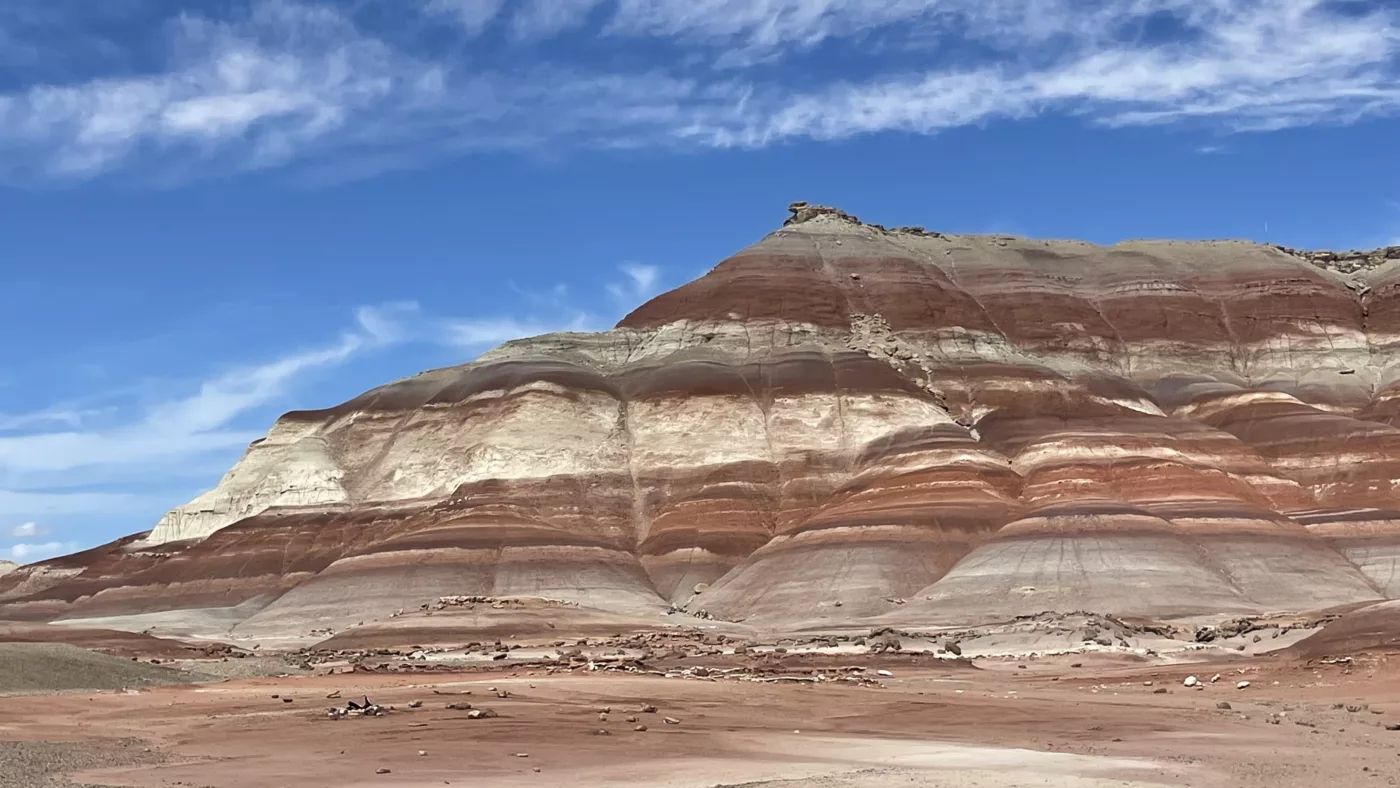 Le Monde de Chloé | Spire | Factory Butte | Utah | Road Trip aux USA | Road Trip dans l'ouest américain | Désert de l'Utah