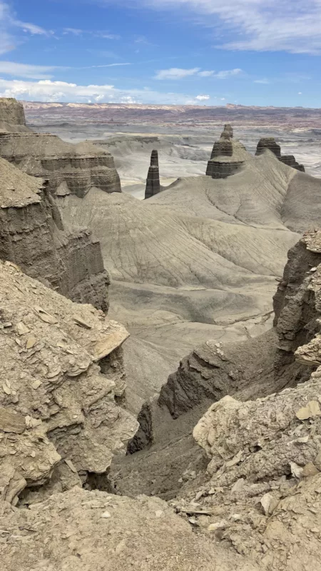 Le Monde de Chloé | Spire | Factory Butte | Utah | Road Trip aux USA | Road Trip dans l'ouest américain | Désert de l'Utah