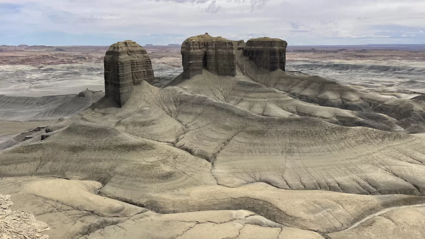 Le Monde de Chloé | Spire | Factory Butte | Utah | Road Trip aux USA | Road Trip dans l'ouest américain | Désert de l'Utah