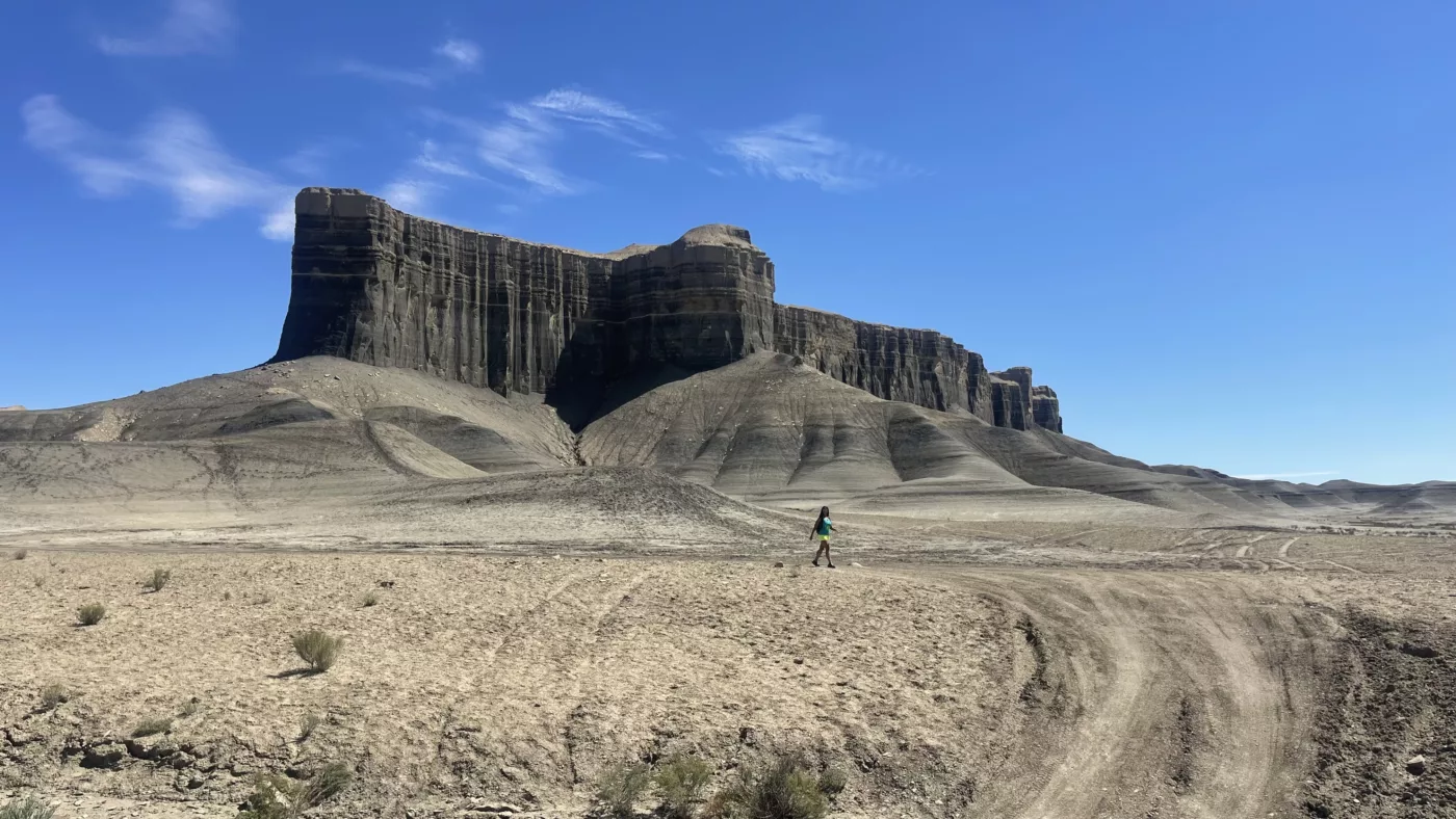 Le Monde de Chloé | Spire | Factory Butte | Utah | Road Trip aux USA | Road Trip dans l'ouest américain | Désert de l'Utah