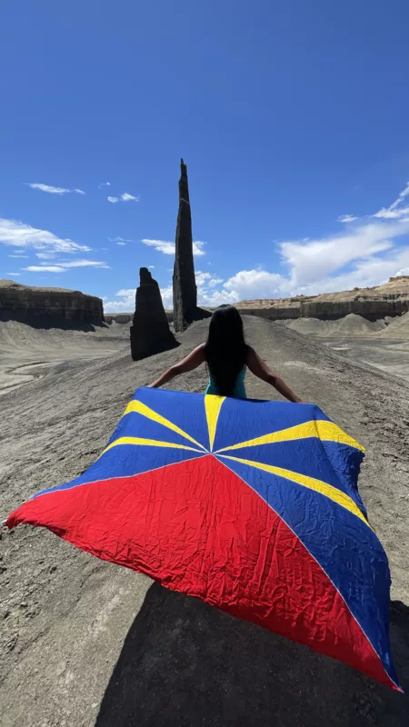 Le Monde de Chloé | Spire | Factory Butte | Utah | Road Trip aux USA | Road Trip dans l'ouest américain | Désert de l'Utah